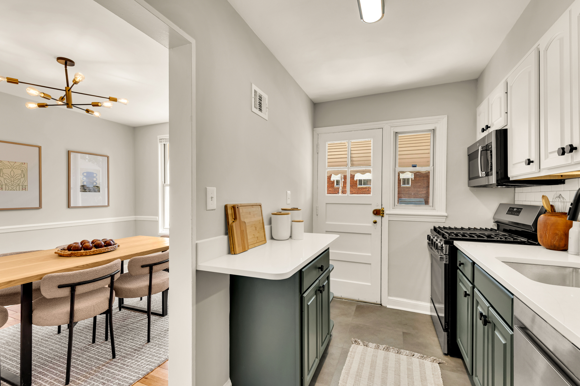 4727 8th Street NE_Kitchen 2